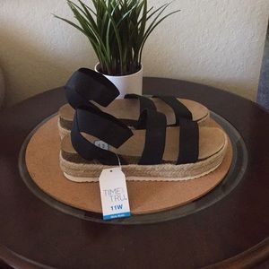 Time and time wedge brand new size various